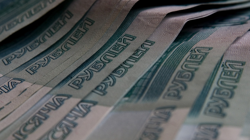 Более 10 млн родителей подали заявление на школьную выплату