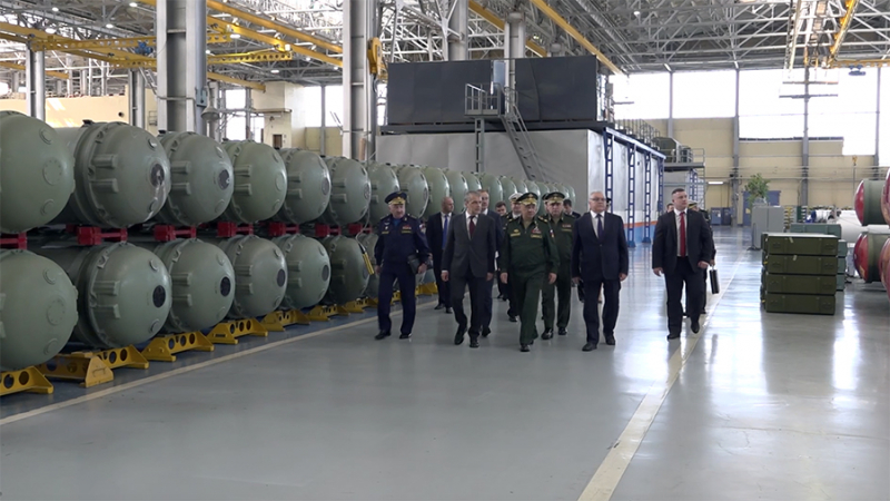Шойгу проинспектировал выполнение ГОЗ на одном из предприятий «Алмаз-Антея»